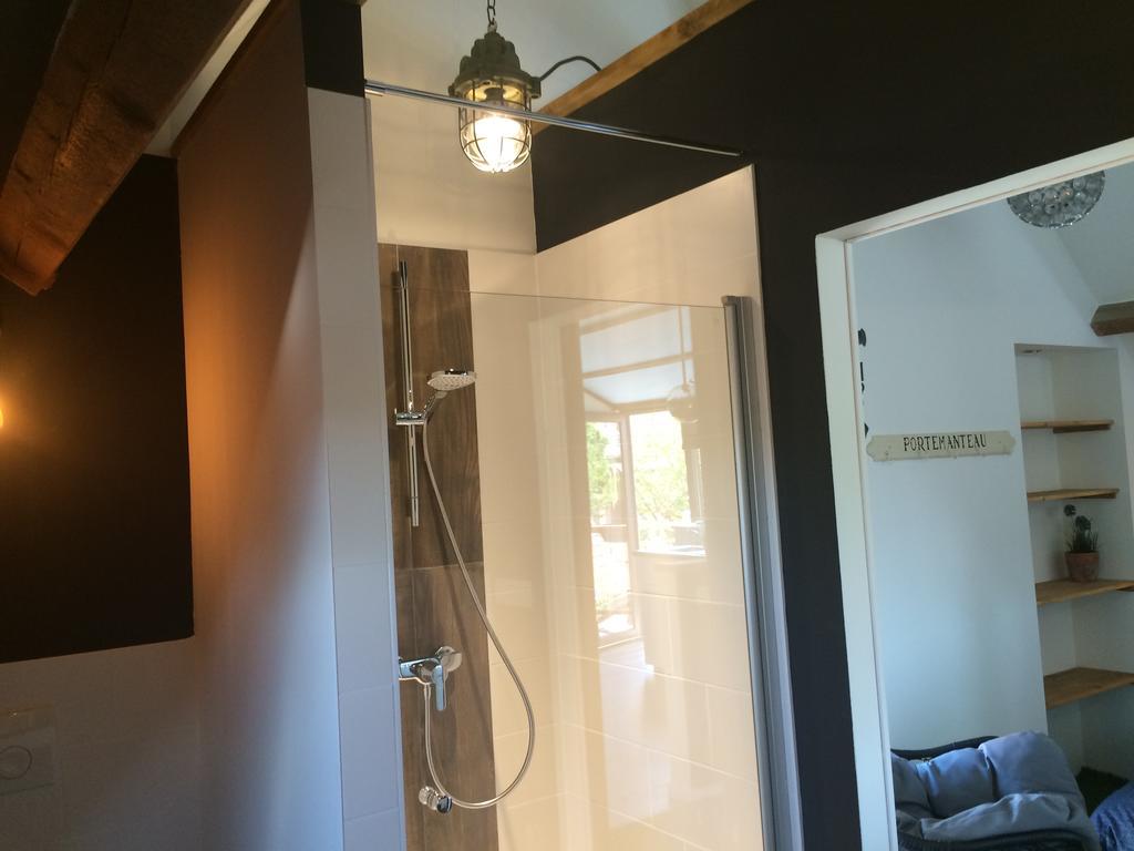 De Weegbrug Hotel IJzendijke Bagian luar foto