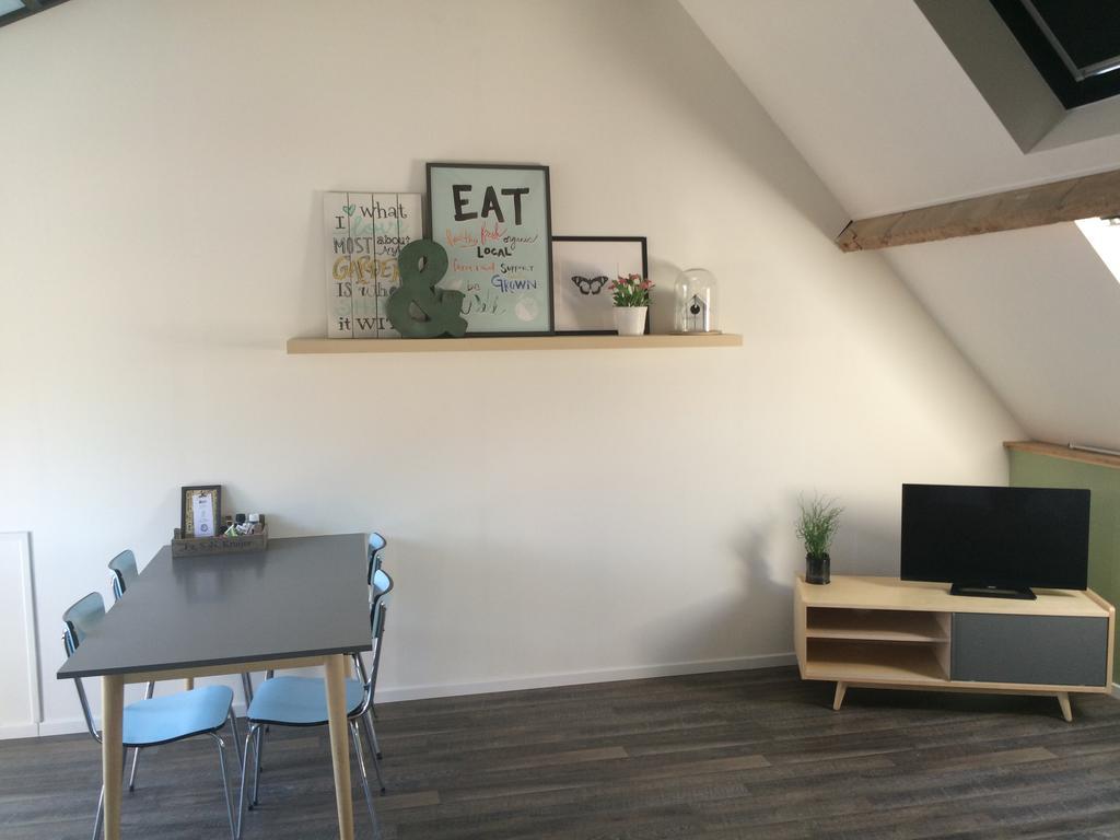 De Weegbrug Hotel IJzendijke Bagian luar foto
